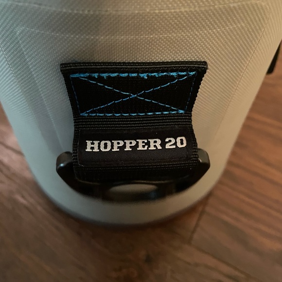 Yeti Hopper 20 - Picture 3 of 4